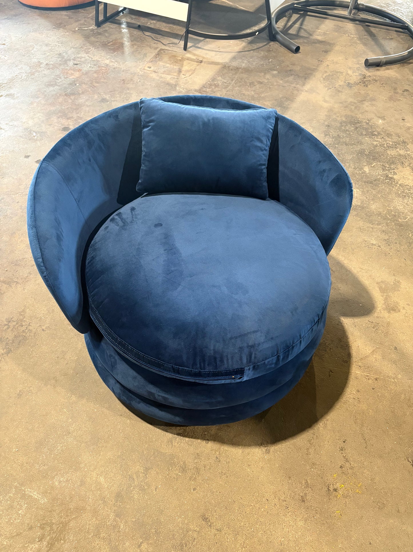 Tilly Velvet Swivel Chair - Sapphire Blue